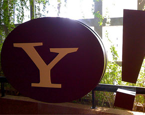 Yahoo Weaves Tighter Integration With Facebook